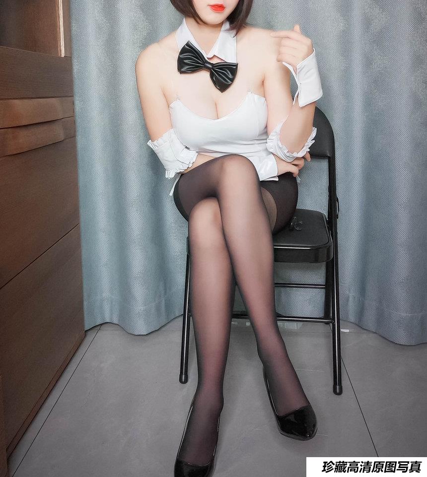 斗鱼主播w黑米粥w - 加藤惠兔女郎 [32P-94MB]