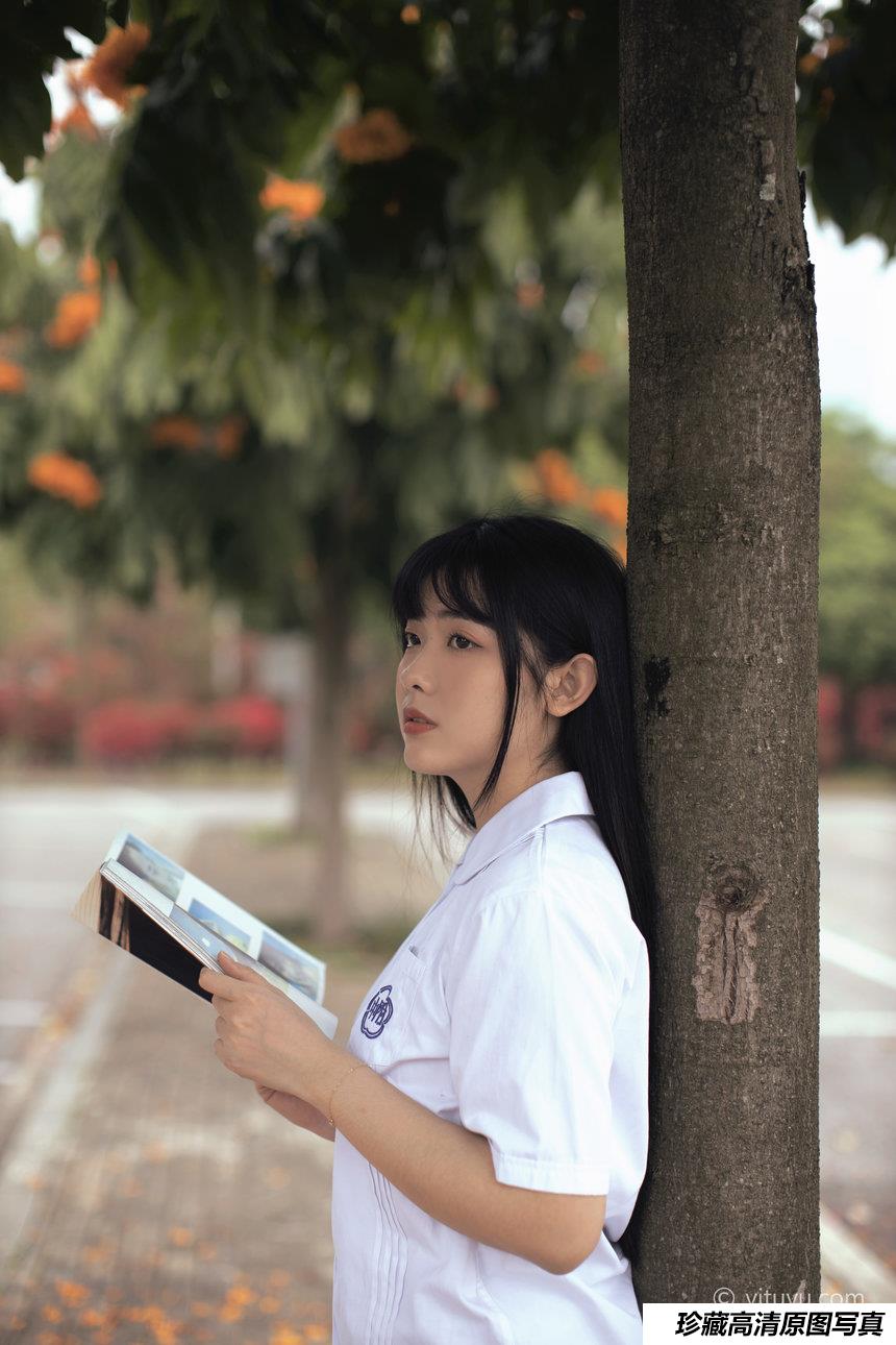 [YITUYU]艺图语 2021.04.28 花季 黄子卿 [26P-378MB]