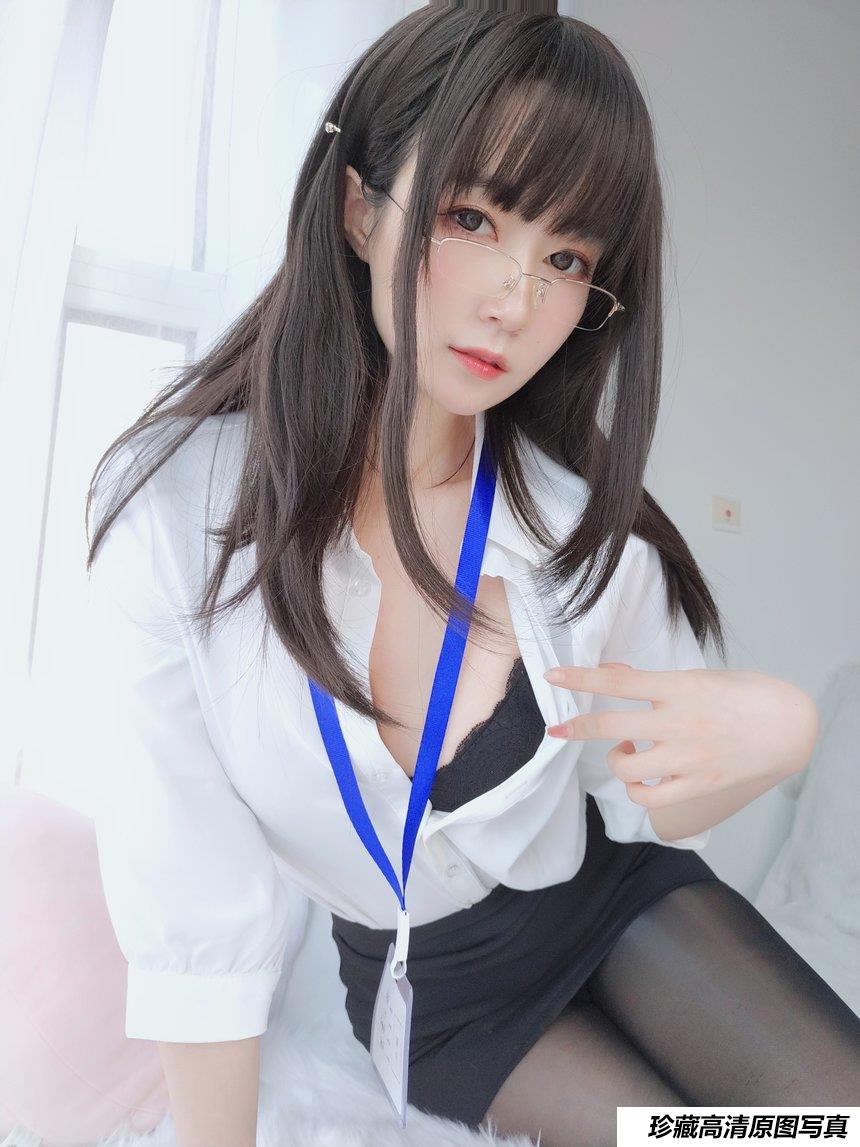 Coser小姐姐白银 - 制服 [124P8V-1.08GB]