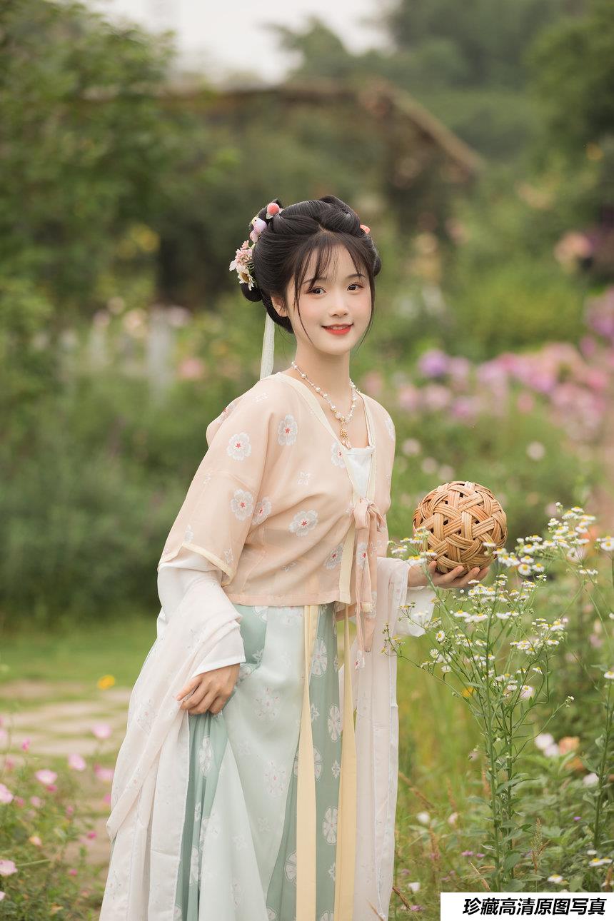 [YITUYU]艺图语 2021.08.21 春日宴 miki小包子 [22P-367MB]