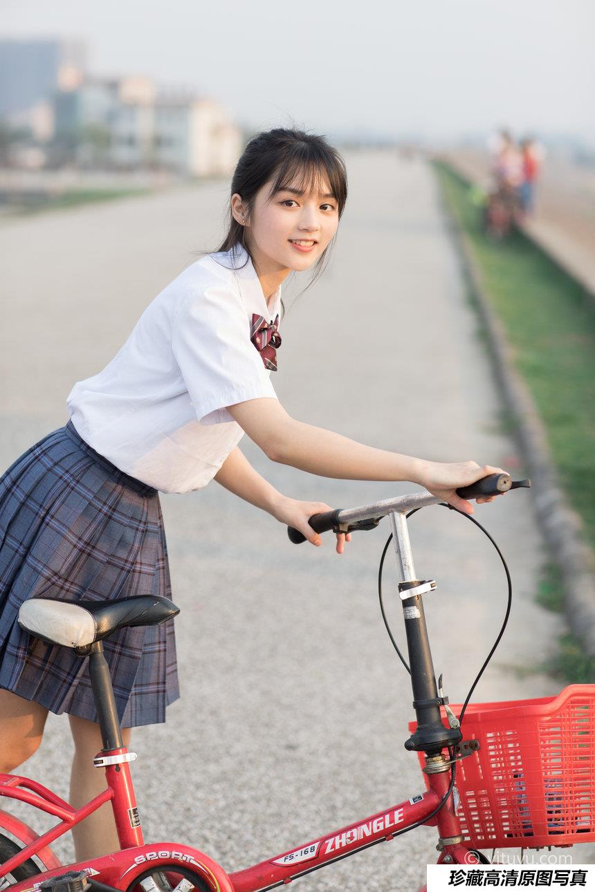 [YITUYU]艺图语 2021.09.02 纯真年代 雨文 [26P-238MB]