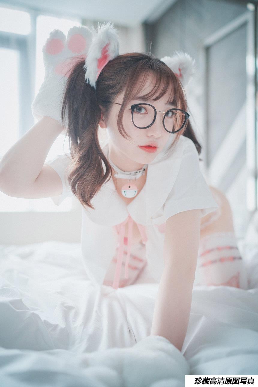DJAWA Photo - Son Ye-Eun  - Cute Pink [50P-400MB]