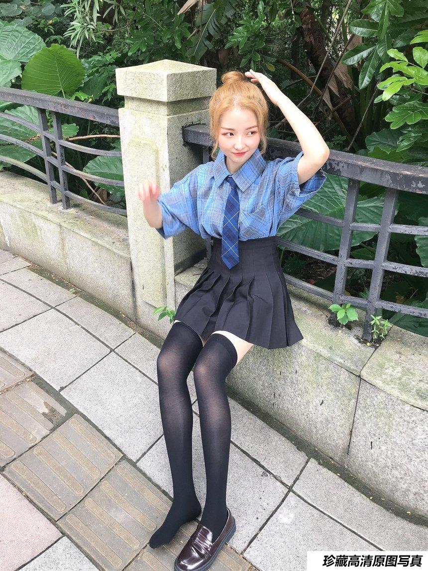 [最爱帆布鞋] 丝袜美腿写真 ON.24 图套+视频
