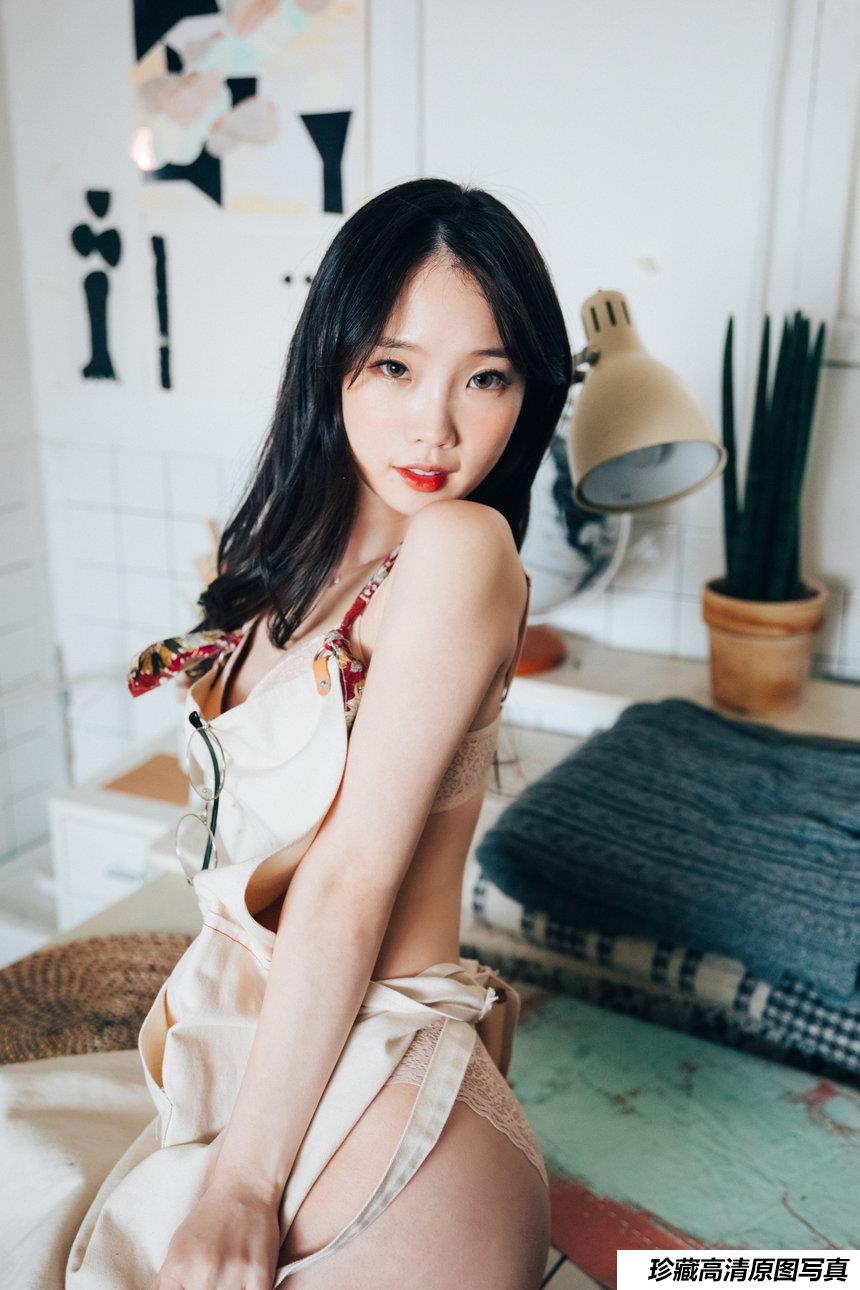 韩国美女Assistant兔女郎丝袜 [64P-1.07G]