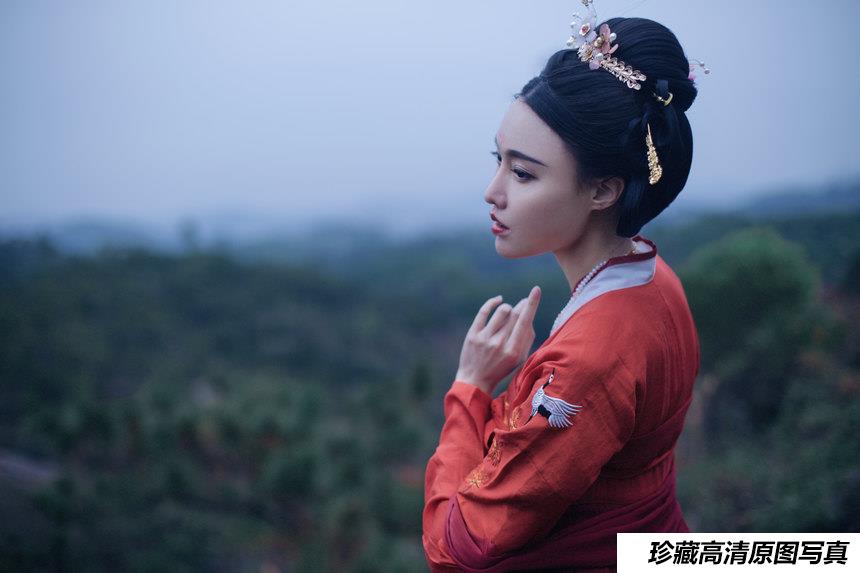 [YITUYU艺图语]2021.09.03 泠仙谣 逆逆[24+1P／249MB]