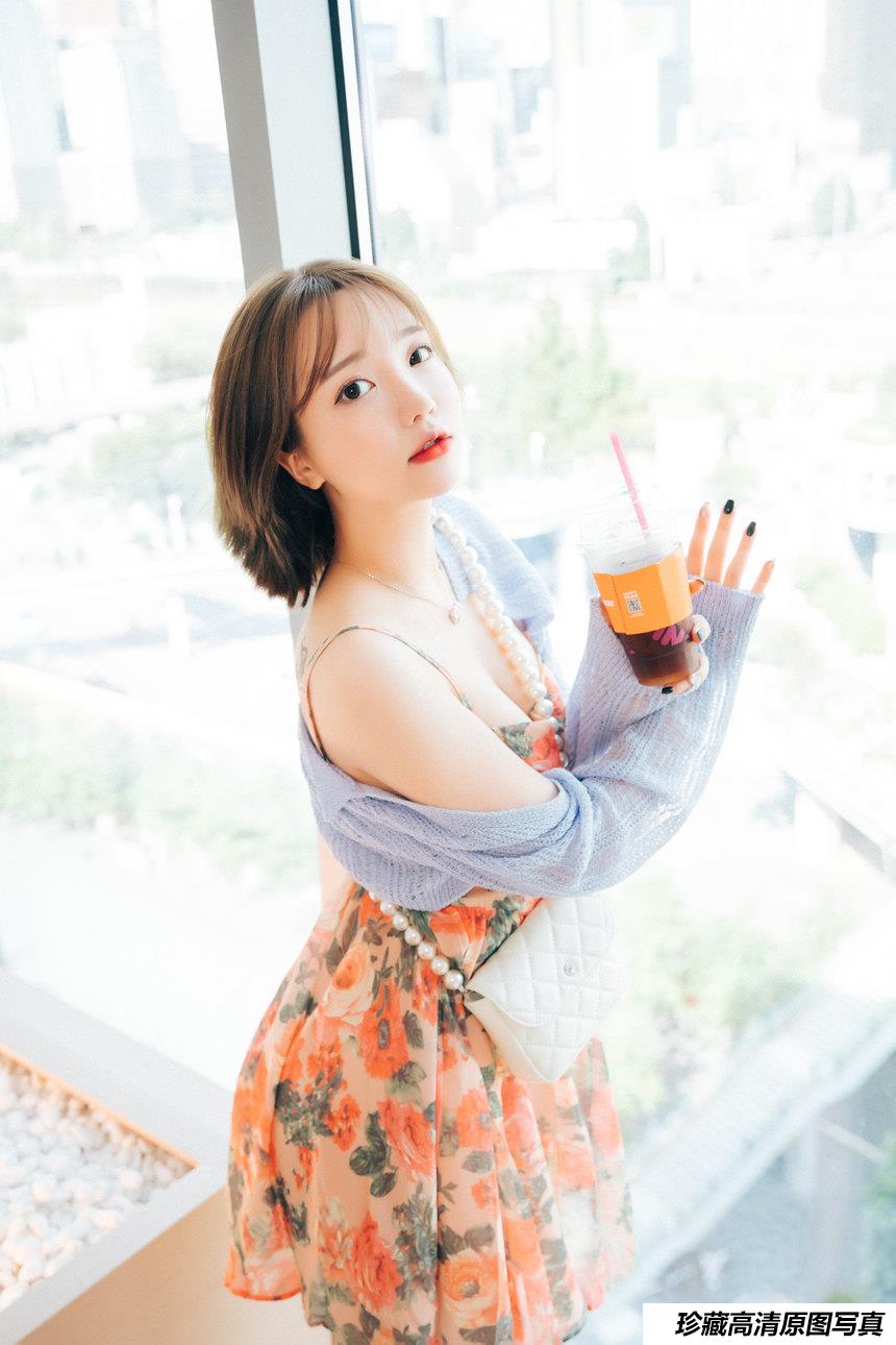 LOOZY Ye Eun – Lover In Hotel + S.Ver [112P-1.59G]-艺库