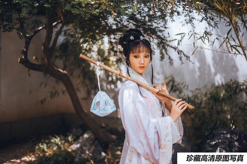 [YITUYU艺图语]2021.12.20 故人是谁 阿琪[21+1P／93.5MB]