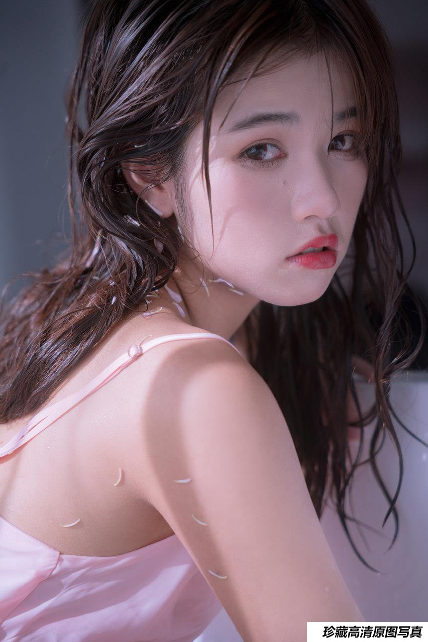 [YITUYU艺图语]2021.11.22 少女梦 落痣_[32+1P／648MB]