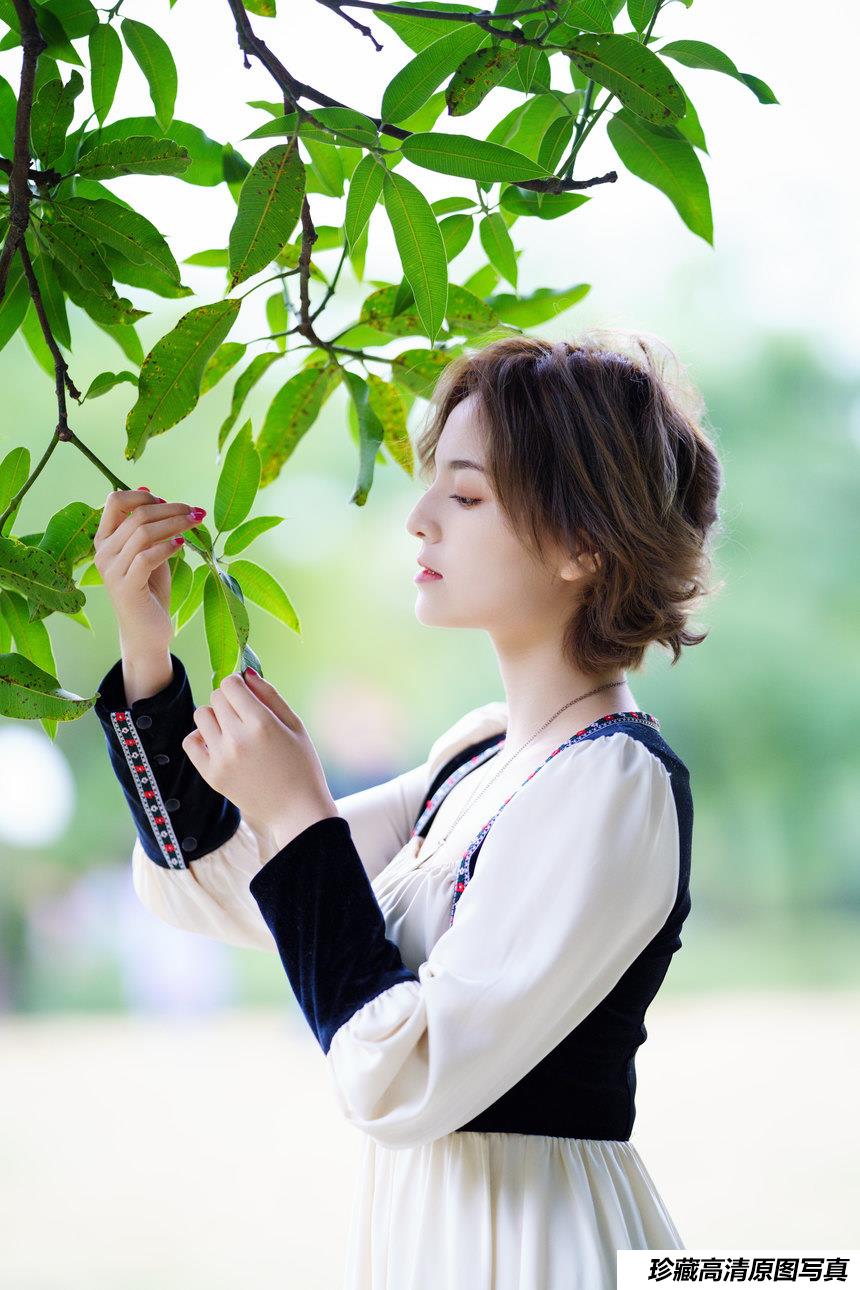 [YITUYU艺图语]2022.02.13 爱笑的哈萨克族少女 dudu[27+1P／609MB]