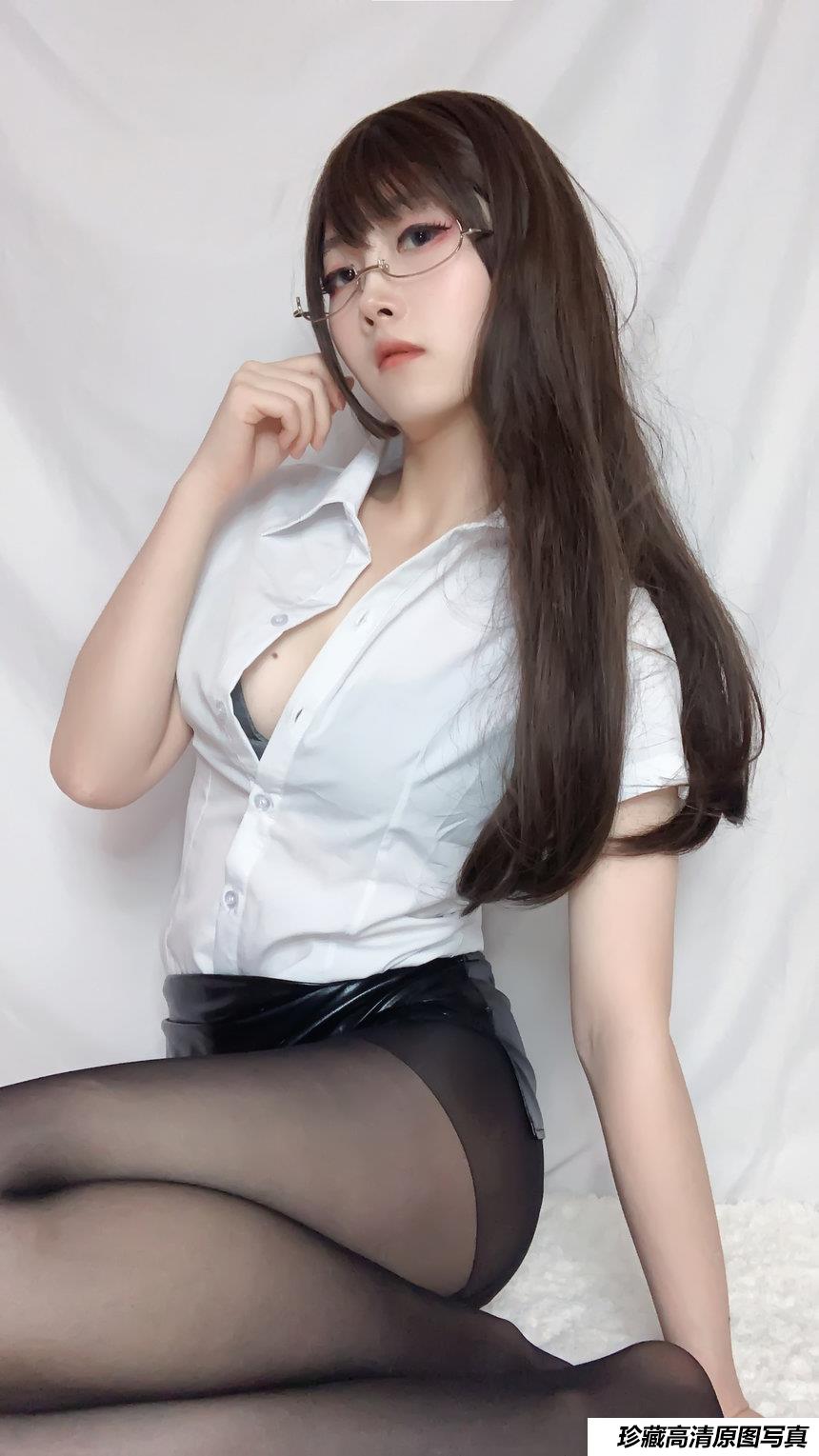 白露很白 - OL教室 [84P2V-234MB]