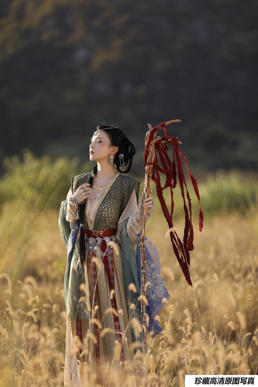 [YITUYU艺图语]2022.03.17 苗疆·祭司 芝芝琪[19+1P／318MB]