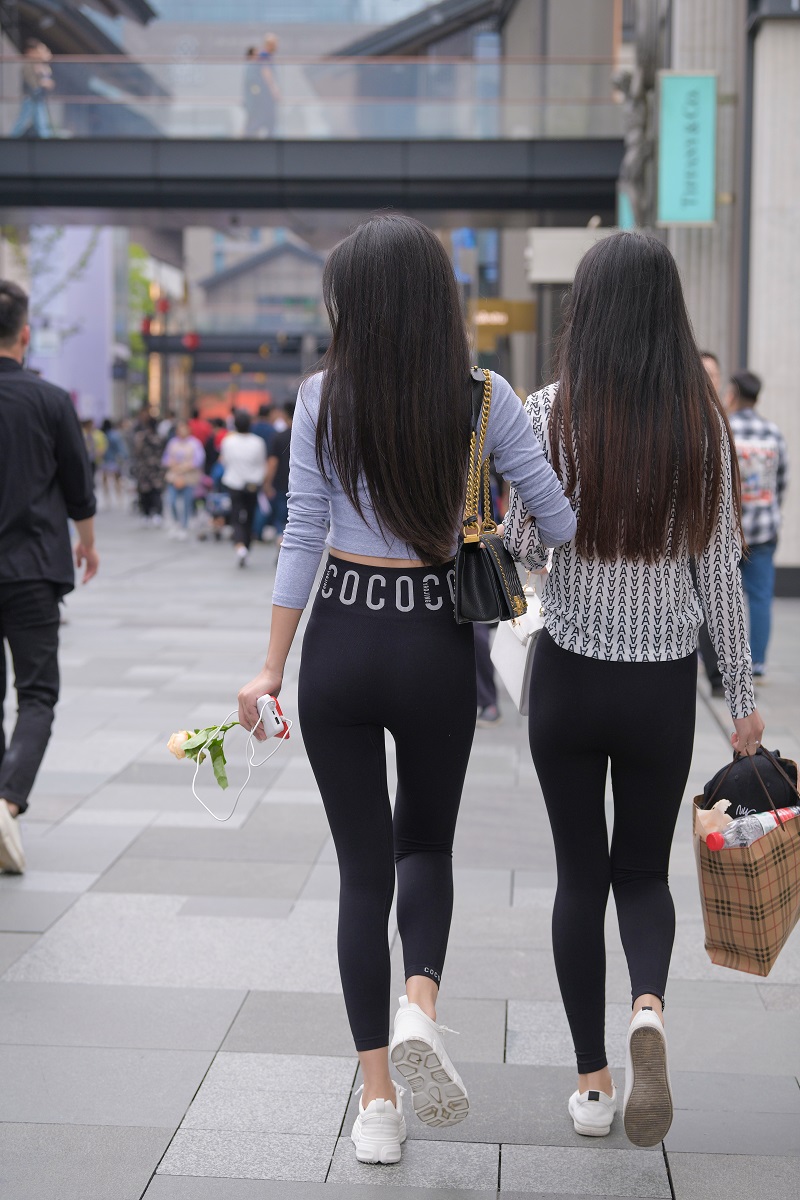 图片[3]-【街拍】两位瑜伽裤美女-艺库