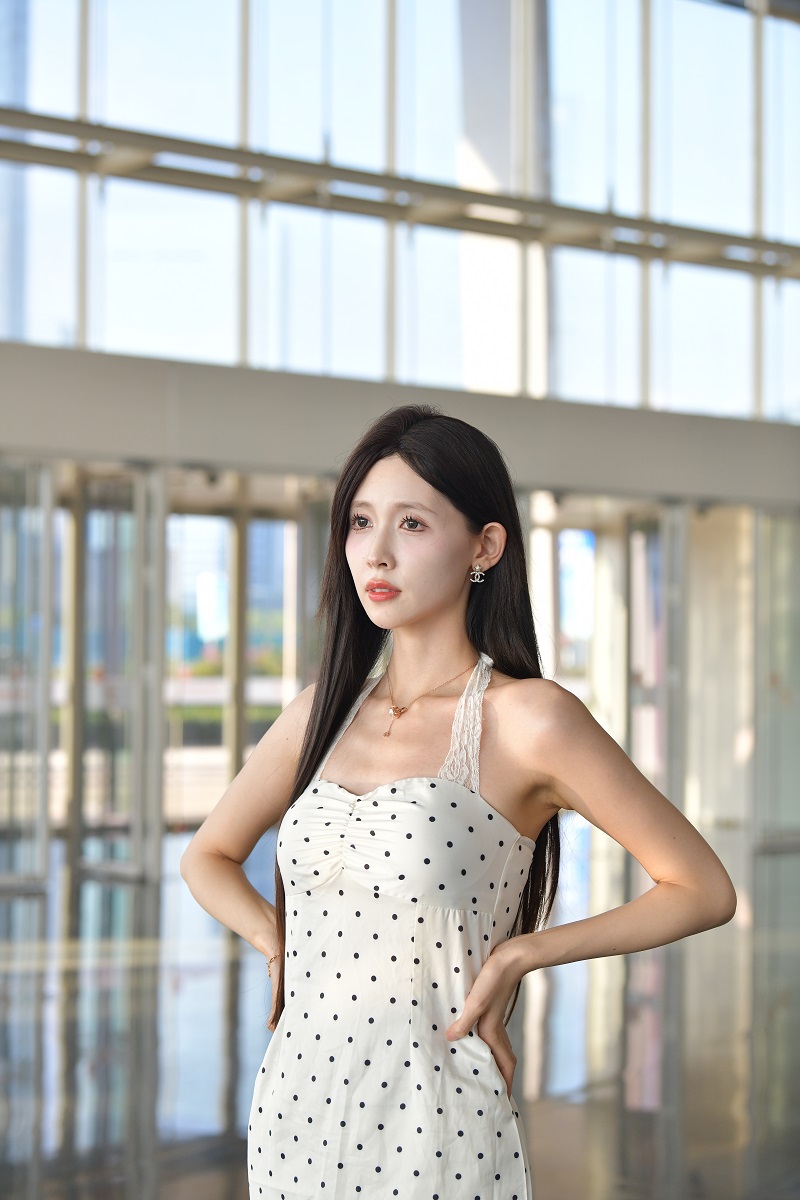 图片[2]-【街拍】漂亮丝袜美腿小姐姐-艺库