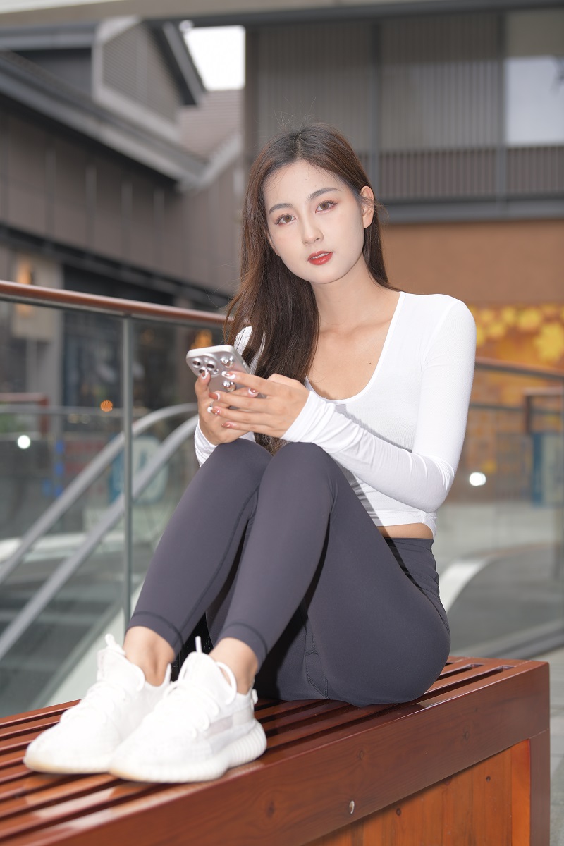 图片[3]-【街拍】一始街拍模拍作品 黑色瑜伽裤美眉-艺库