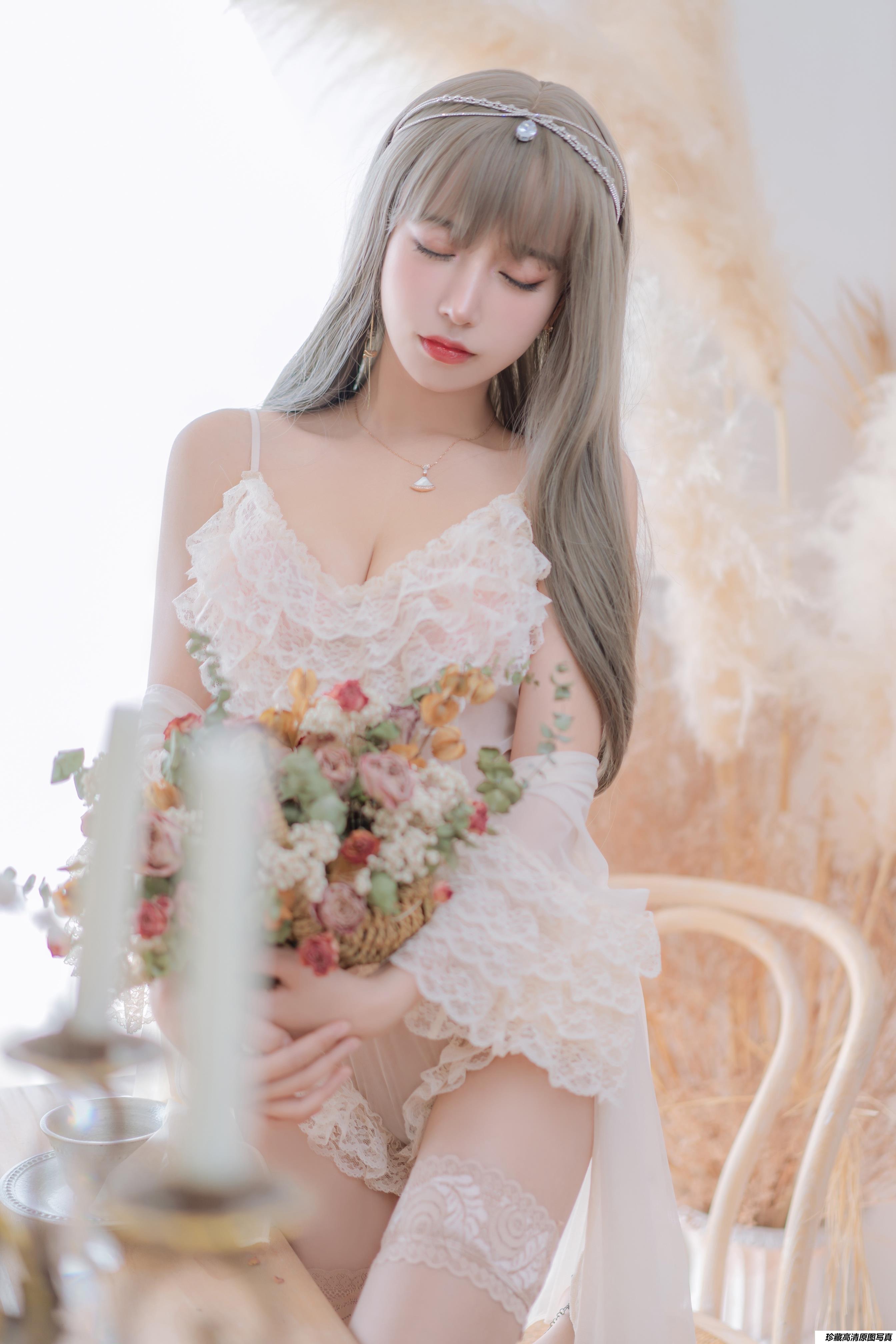 Coser小姐姐过期米线线喵 Vol.129 凡尔赛公主 [52P-79MB]