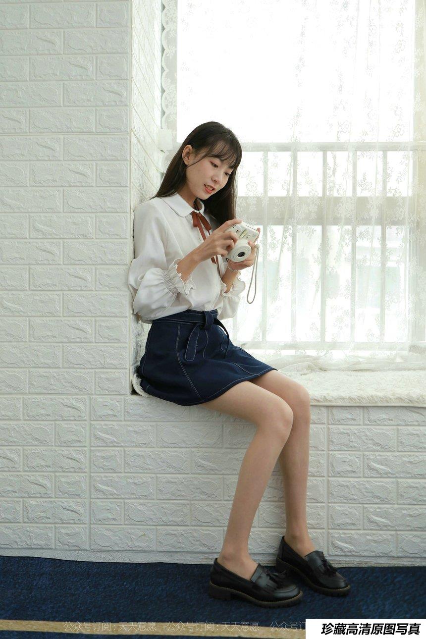 [IESS异思趣向] 2021.10.08 丝享家941：团团《长腿学苑风》[97P／155MB]