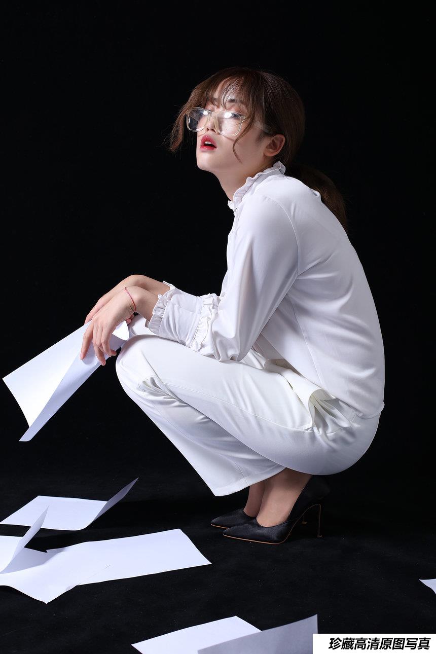 奈丝写真 NO.126 御姐套装 裤里丝-可乐 [33P+401M]