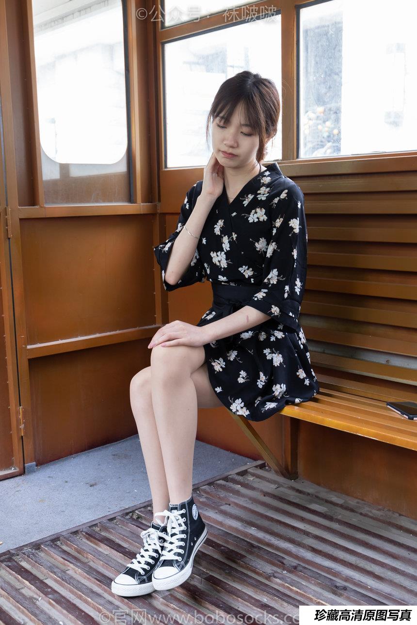 [BoBoSocks袜啵啵]NO.013 小甜豆-匡威帆布鞋、浅灰色短棉袜、肉丝[132P+1V／8.07GB]