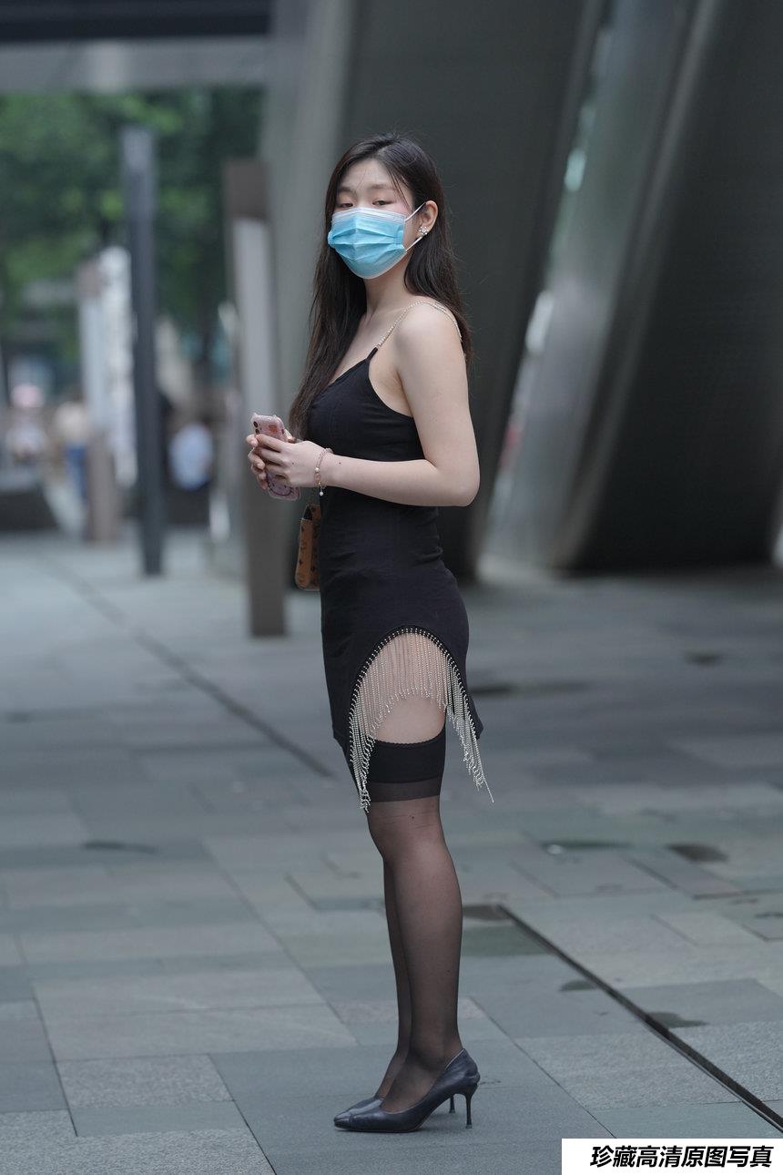 都市丽人漂亮的吊带黑丝美女 [173P+1V-2.52G]