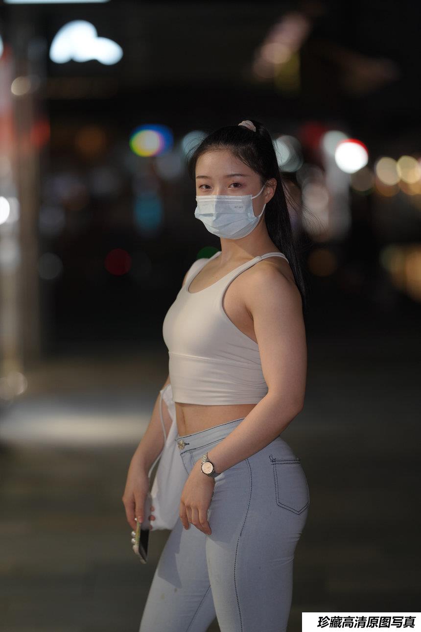 都市丽人街拍紧牛饱满 [92P+1V-1.38G]