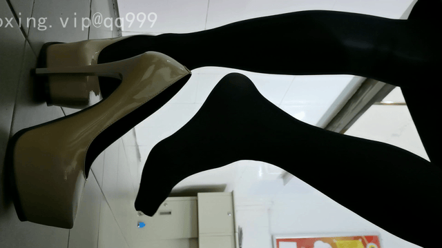 132823rblzjjxlipf7uxux.gif